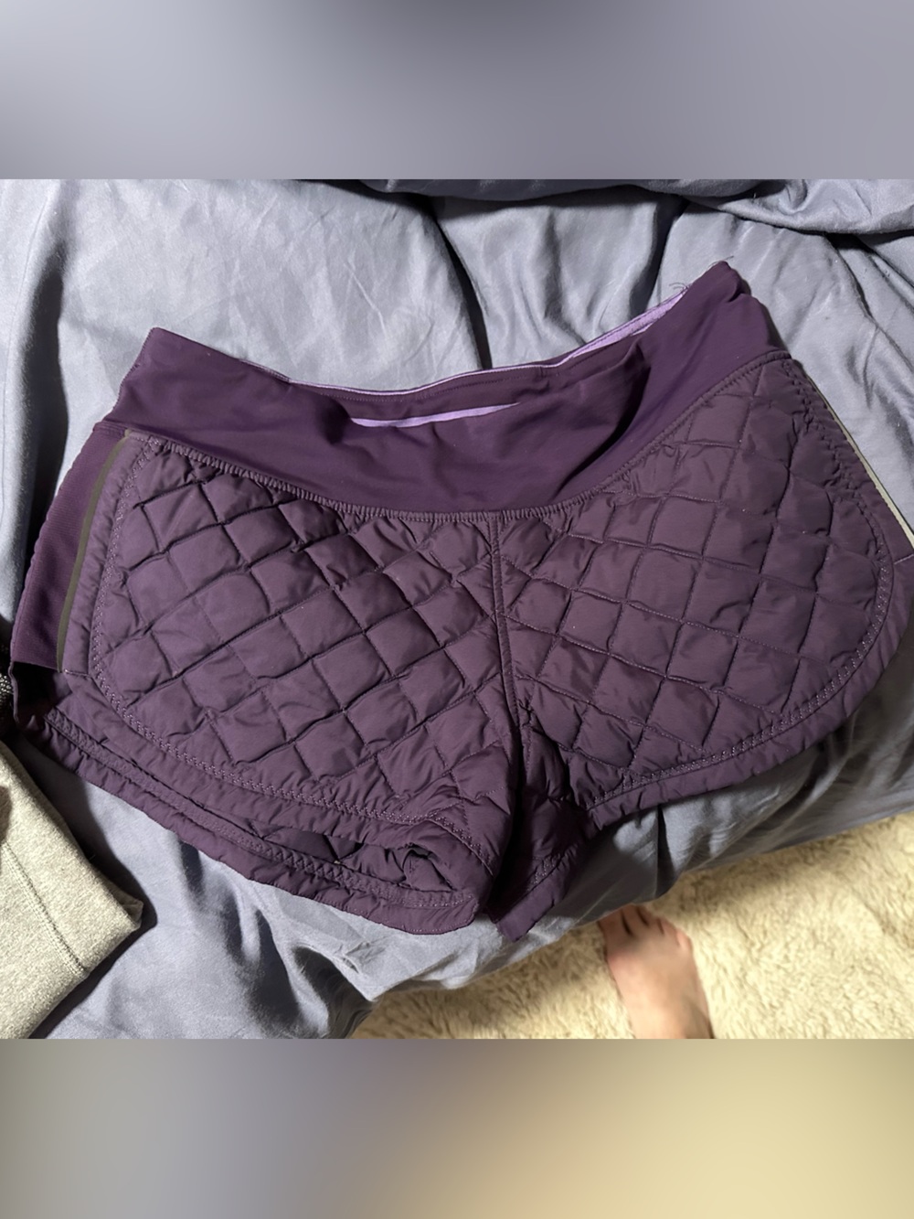 Lululemon Hot Cheeks Short Deep Zinfandel Purple - Picture 3 of 3
